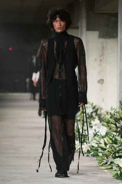 Look 4